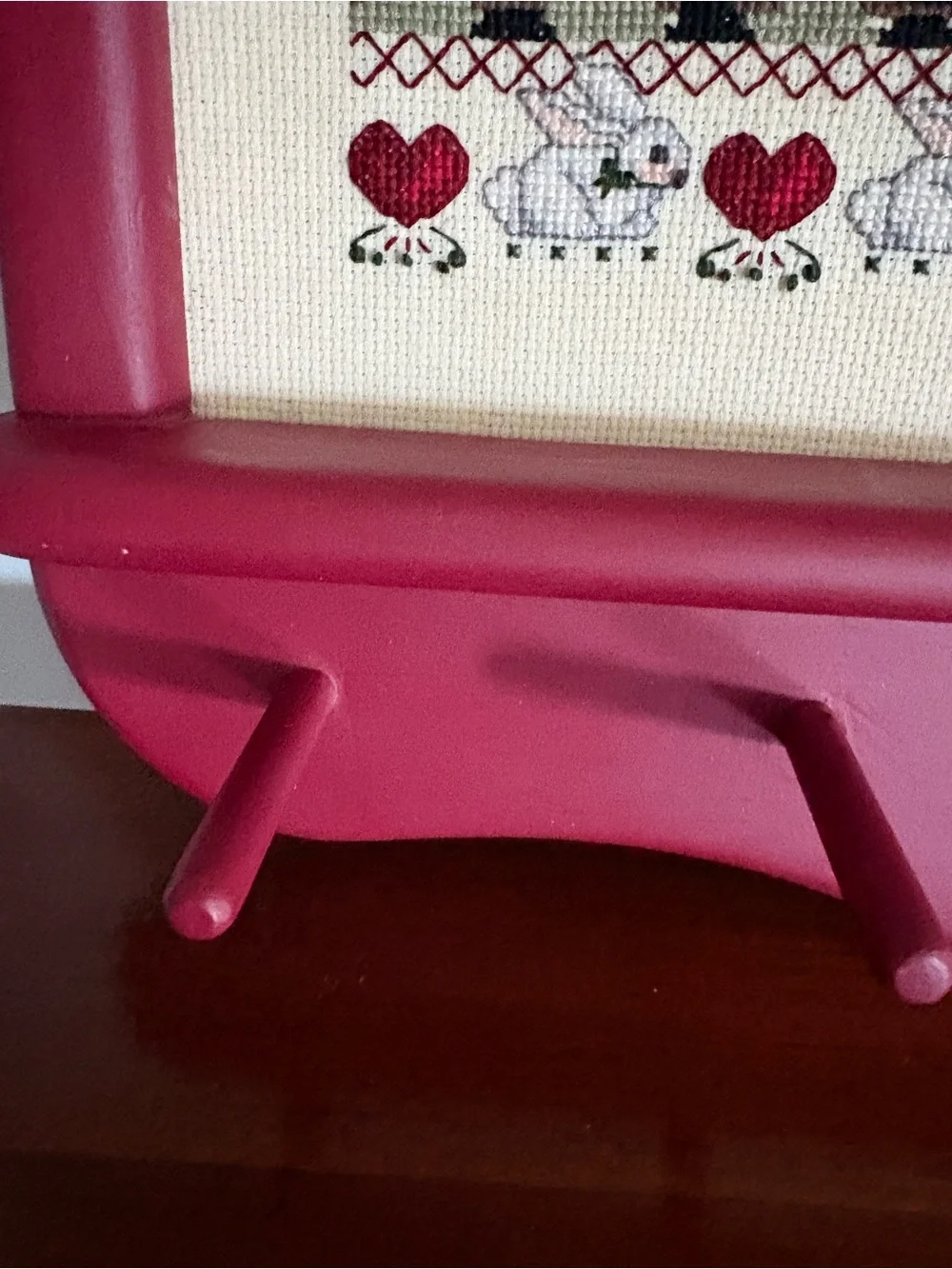 VintageCountry Cross-Stitch Peg Wall Rack Bunny Tree House Decor Red